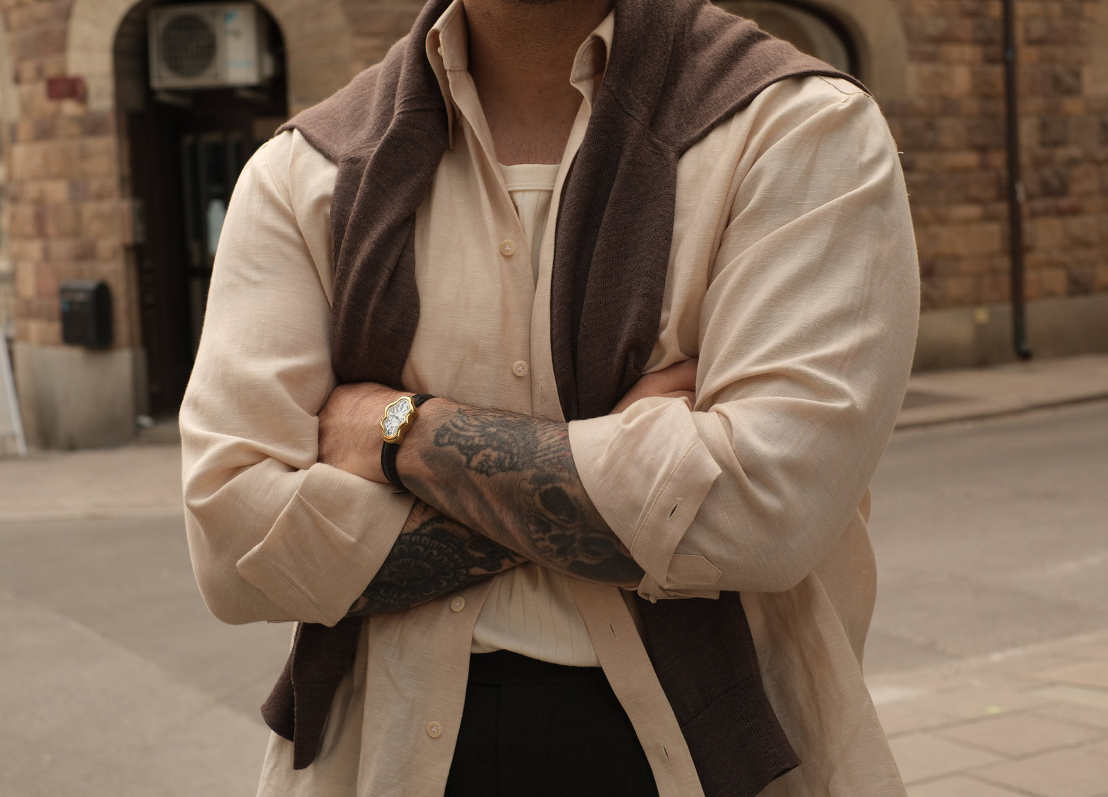 Light on the Body: Wool, Silk and Linen for Summer