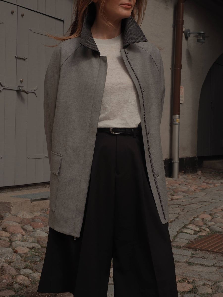 The Drape Bermuda - Black
