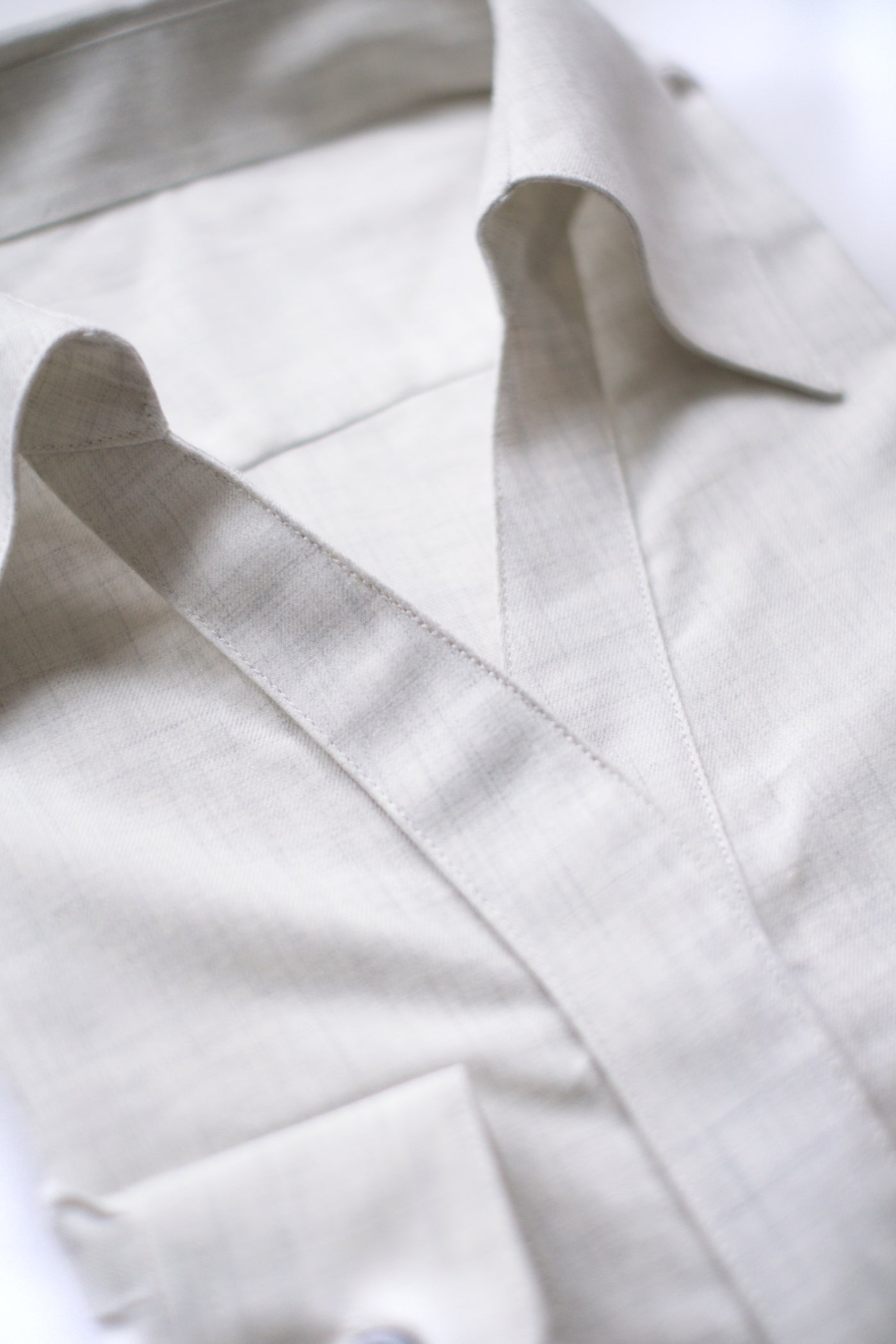 V Collar Cropped Soft Shirt in Cashmere - Faded Grey